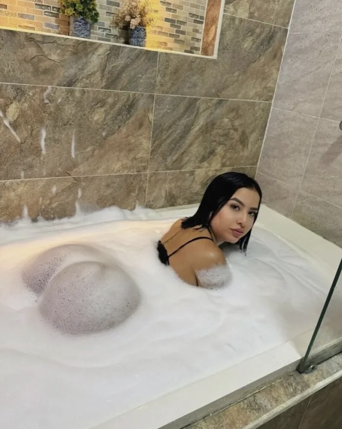 Brunette in the Bathtub