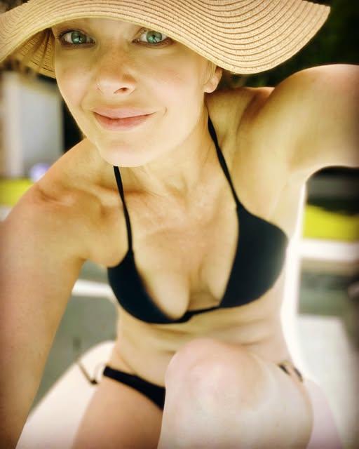 A Natural Beauty Who Redefines Aging with Grace and Power at 57
